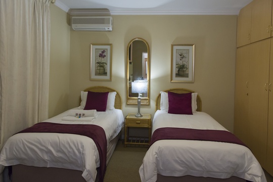 Room 10, Twin beds and Shower